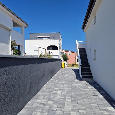 Apartmani Deak Vir Ngoại thất bức ảnh