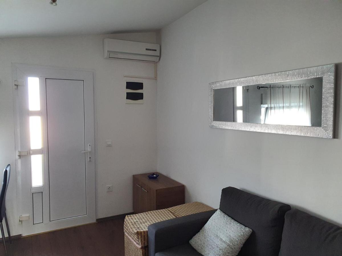 Apartmani Deak Vir Ngoại thất bức ảnh