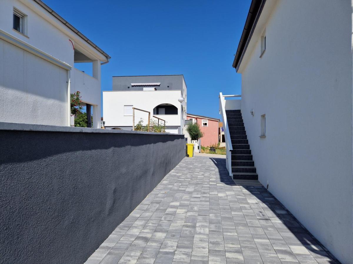 Apartmani Deak Vir Ngoại thất bức ảnh