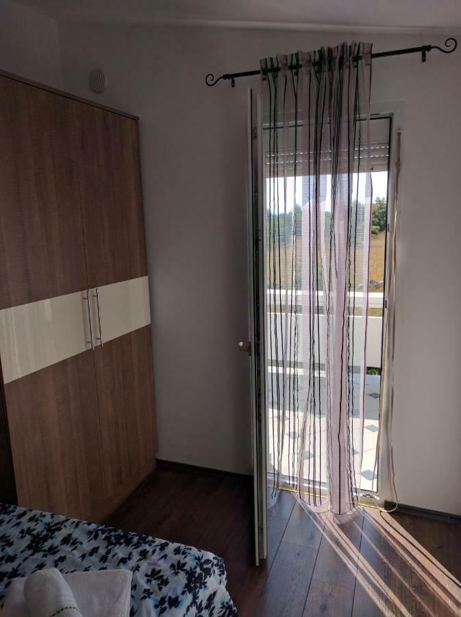 Apartmani Deak Vir Ngoại thất bức ảnh